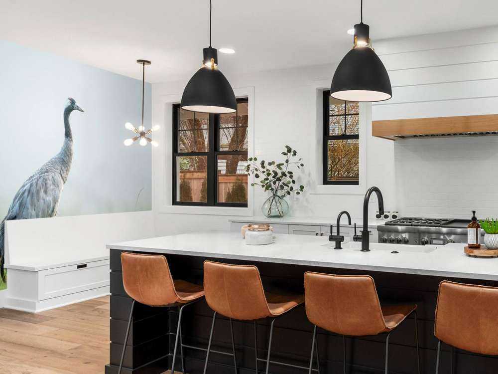 Żuraw w porannej mgle