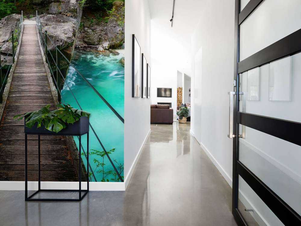 Most nad piękną, błękitną rzeką