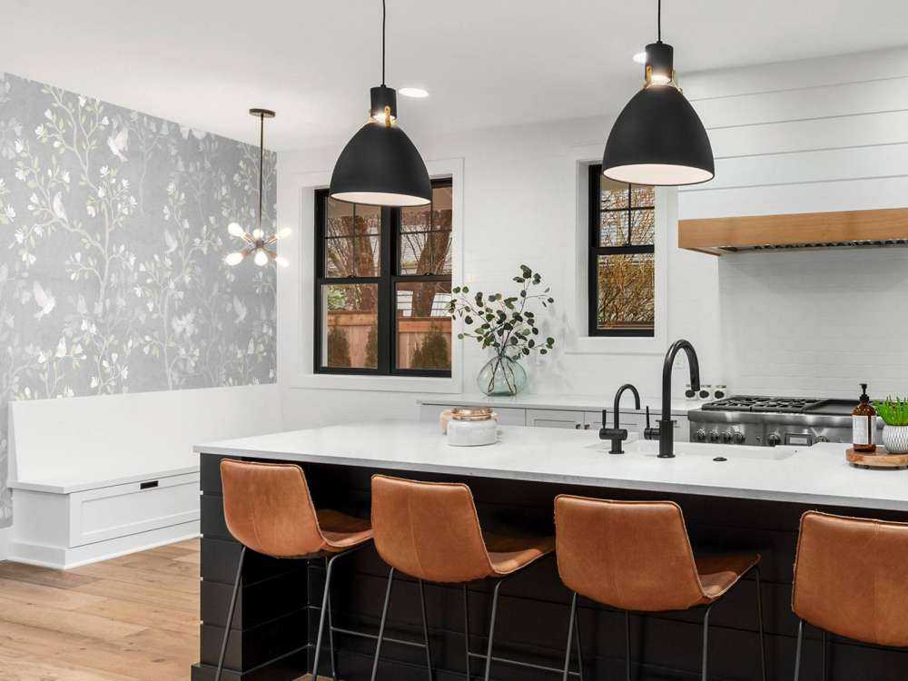 Szare szepczące liście