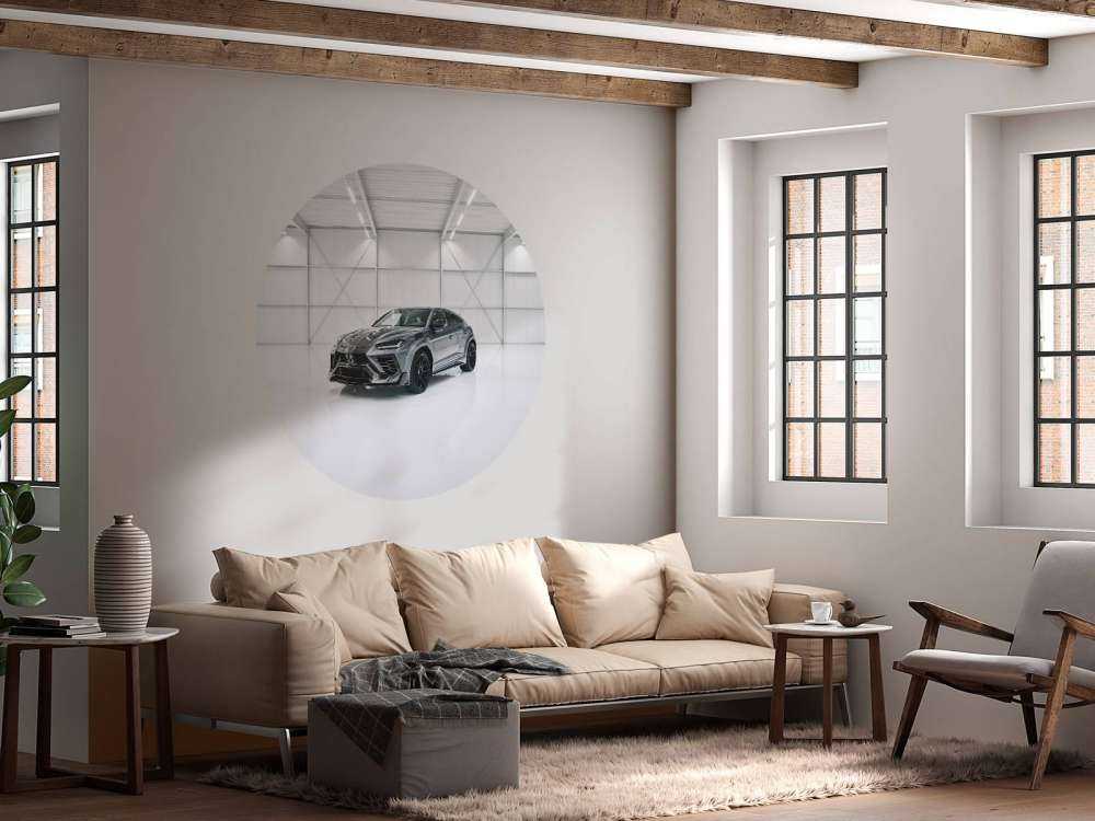 Lamborghini w białej hali