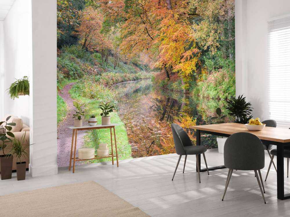 Ścieżka wzdłuż kanału