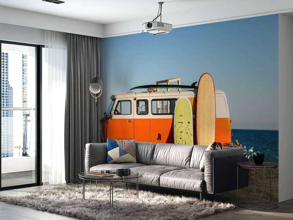 Autobus z deską surfingową