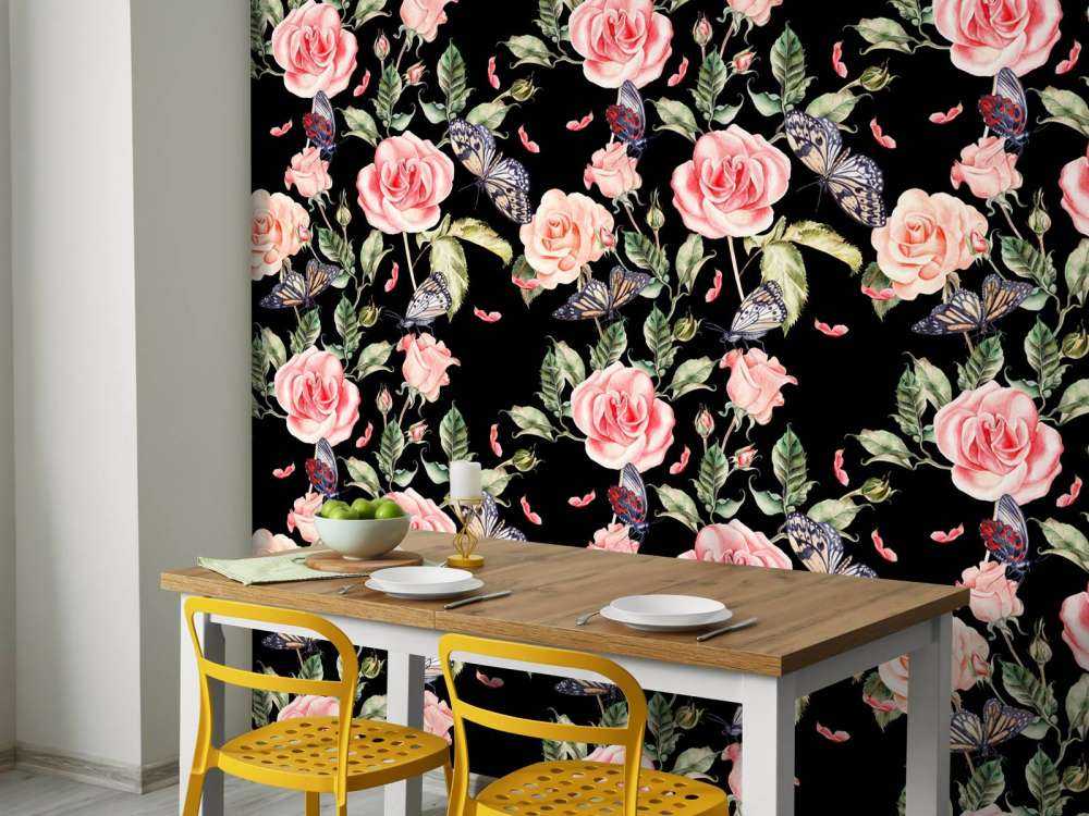 Kwiaty i motyle w akwareli.