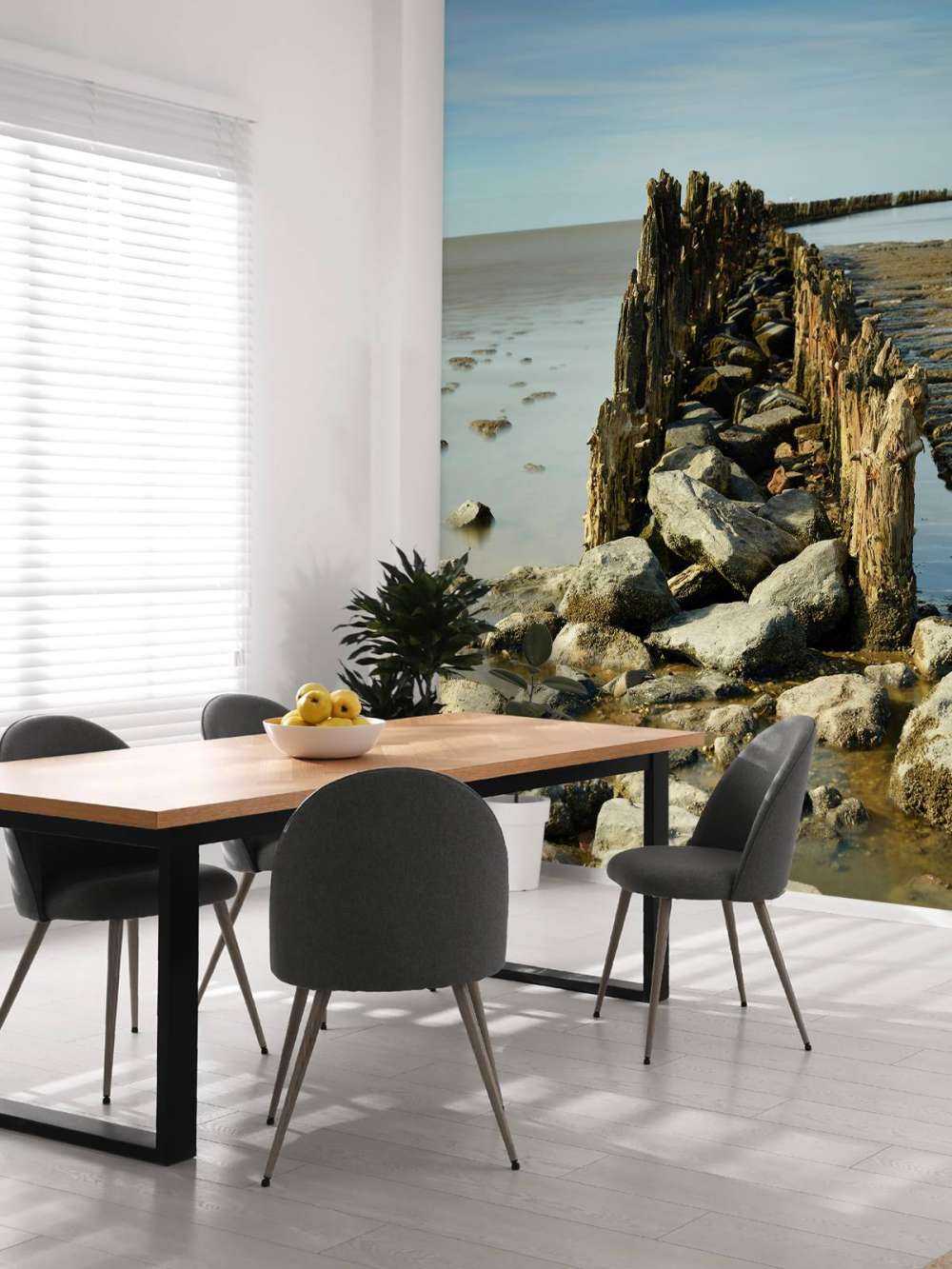 Falochron z drewna i kamienia