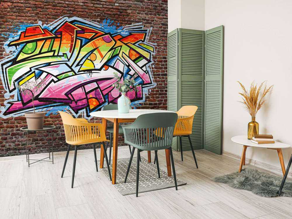 Graffiti na czerwonej cegle