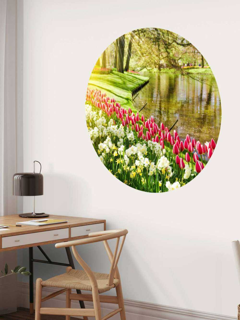 Kwiaty w słonecznym parku