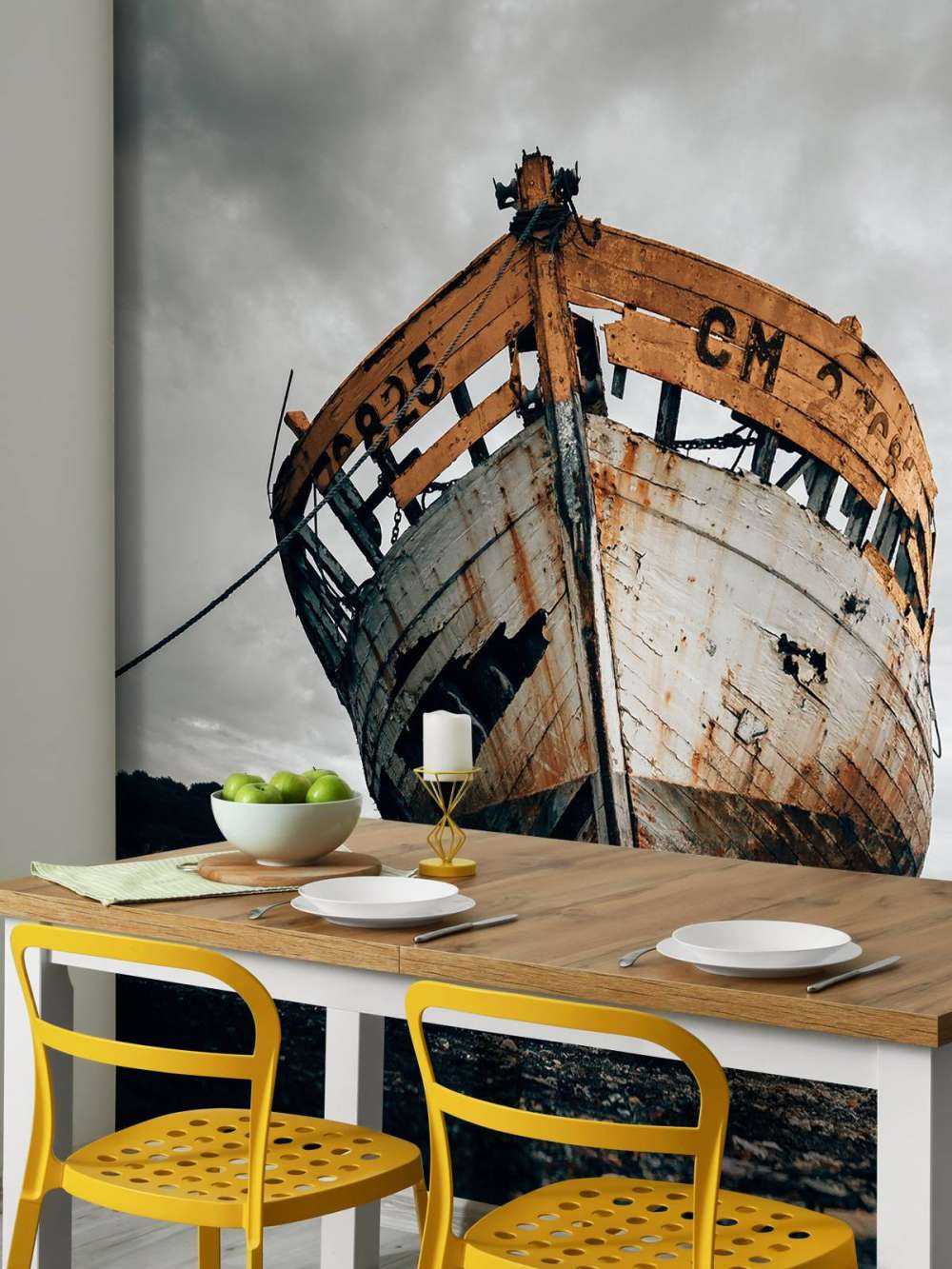 Stary zardzewiały wrak statku