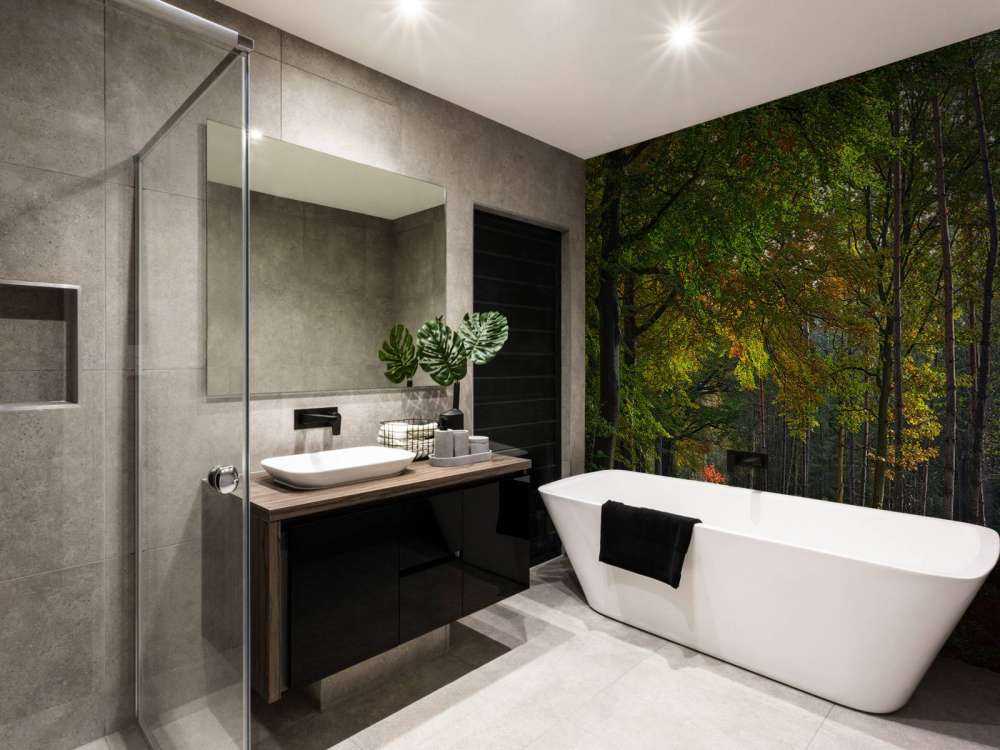 Ścieżka z liśćmi przez las