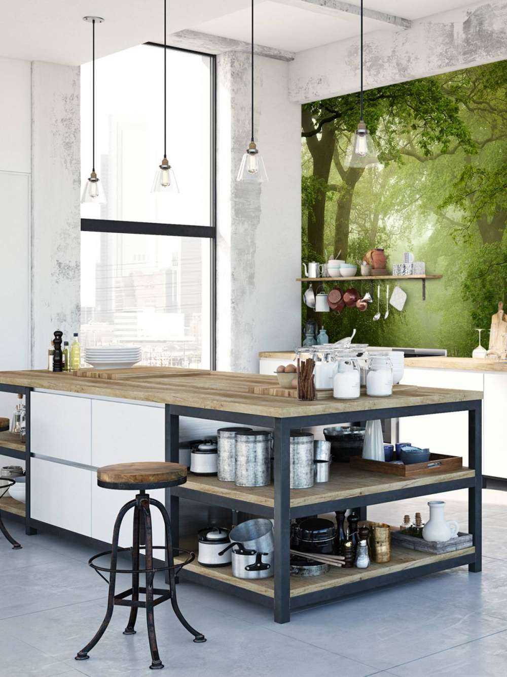 Leśna ścieżka we mgle