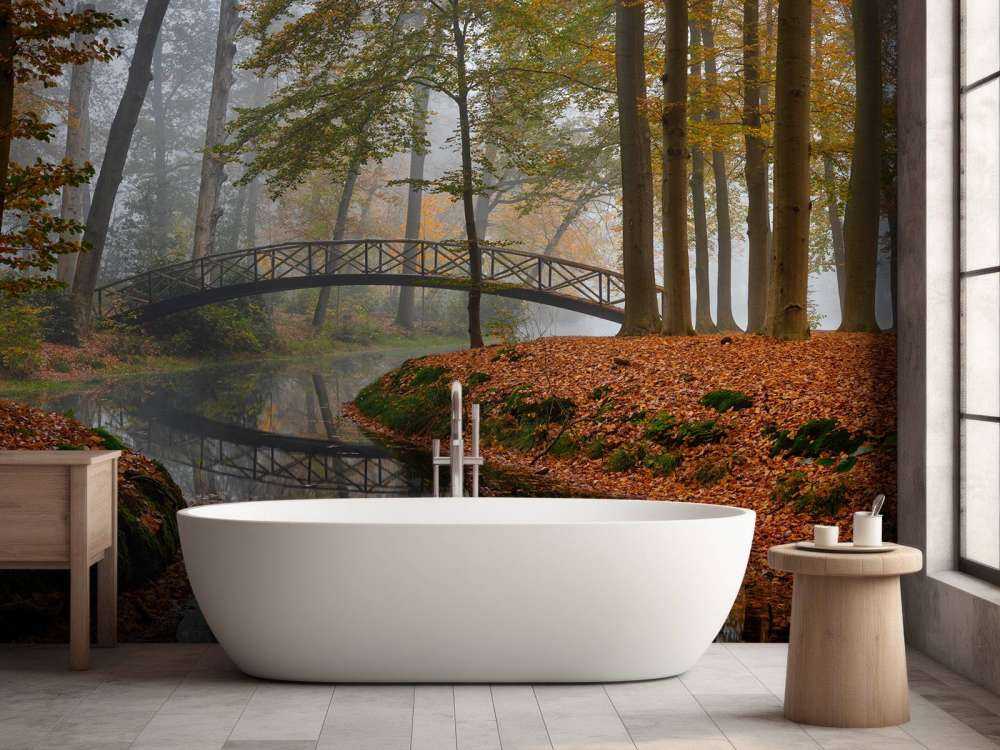 Most w jesiennym lesie