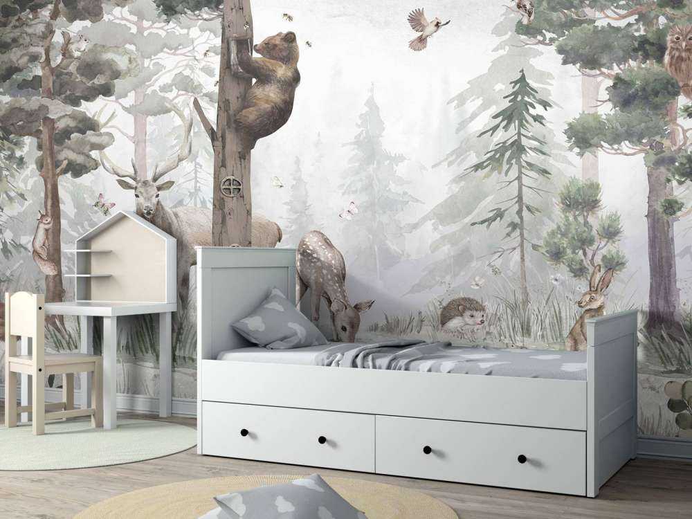 Dzika przyroda w środku lasu