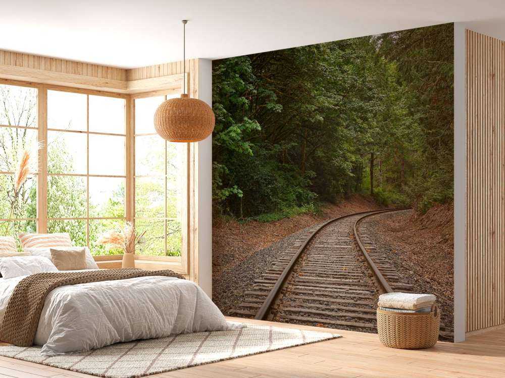 Linia kolejowa przez las