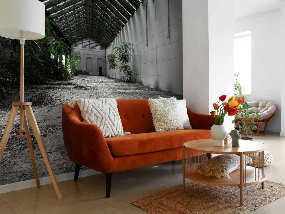 Hala przemysłowa z roślinami