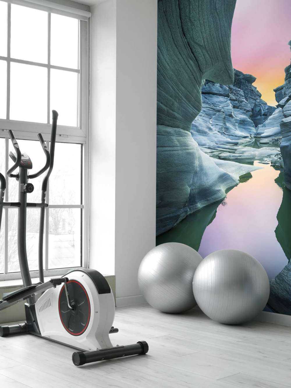 Jaskinia z kolorowym niebem