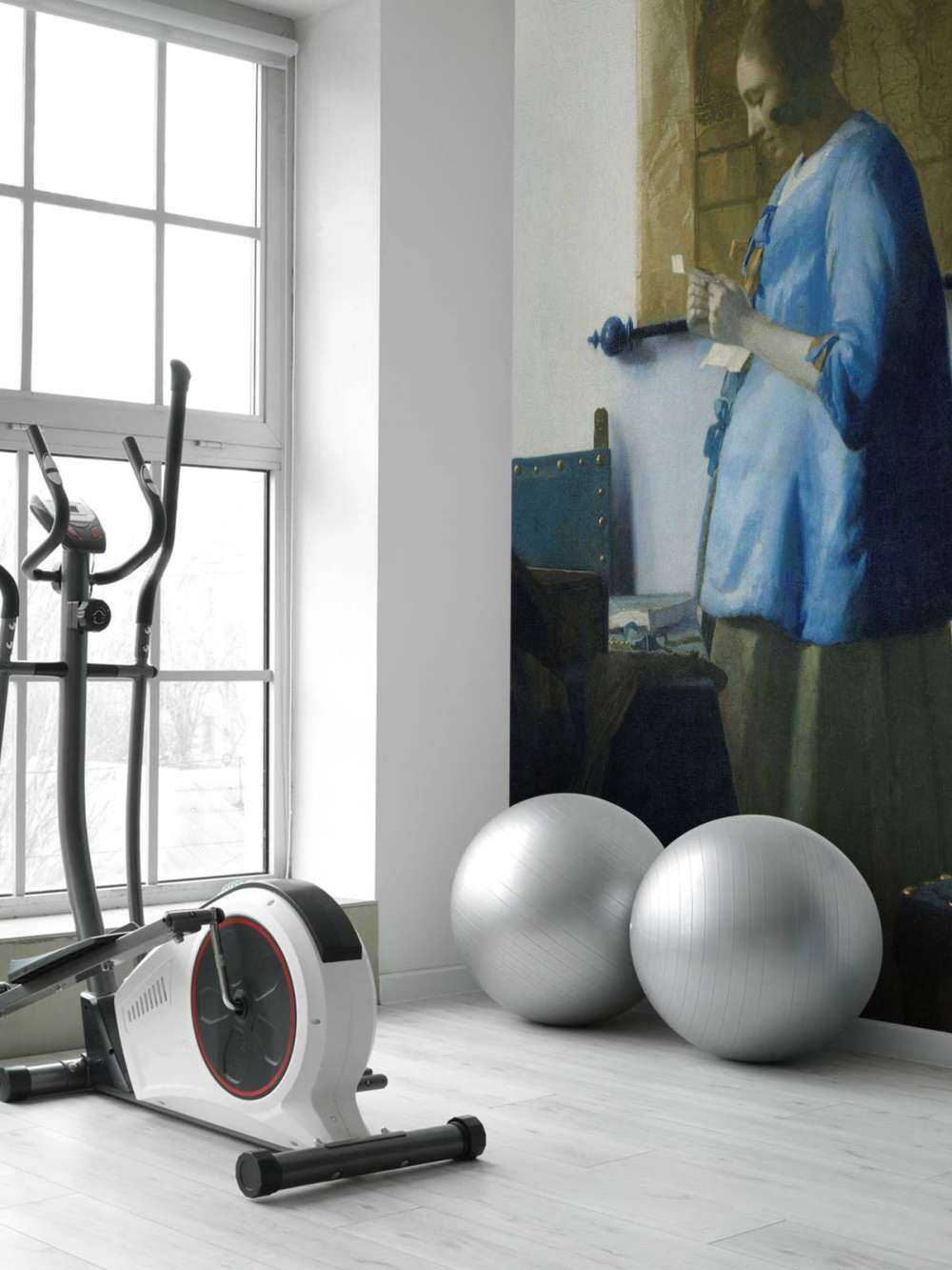 Kobieta czytająca list