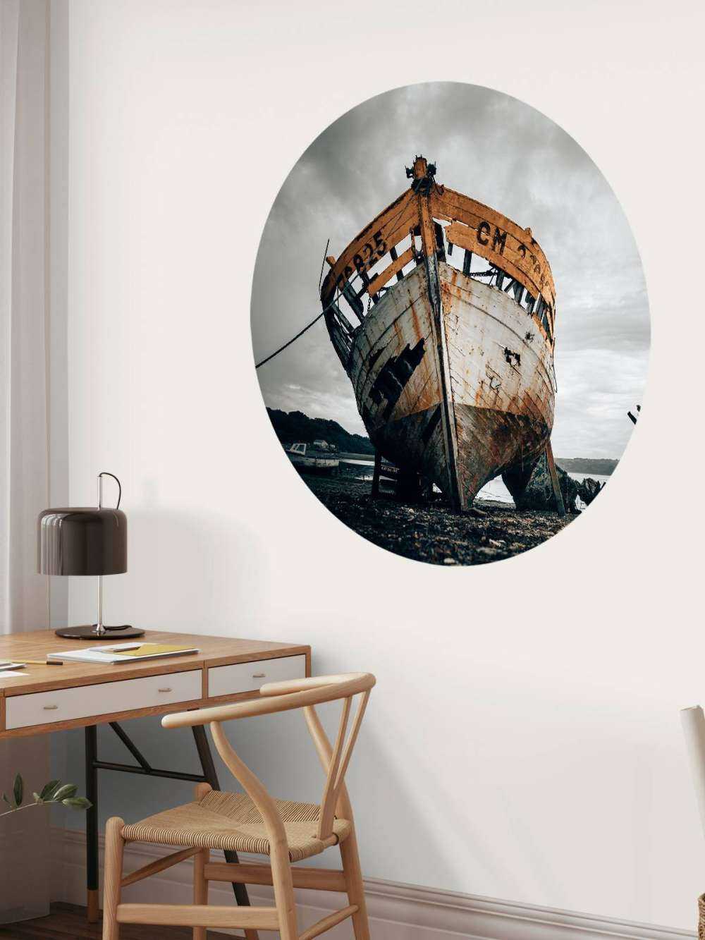 Stary zardzewiały wrak statku