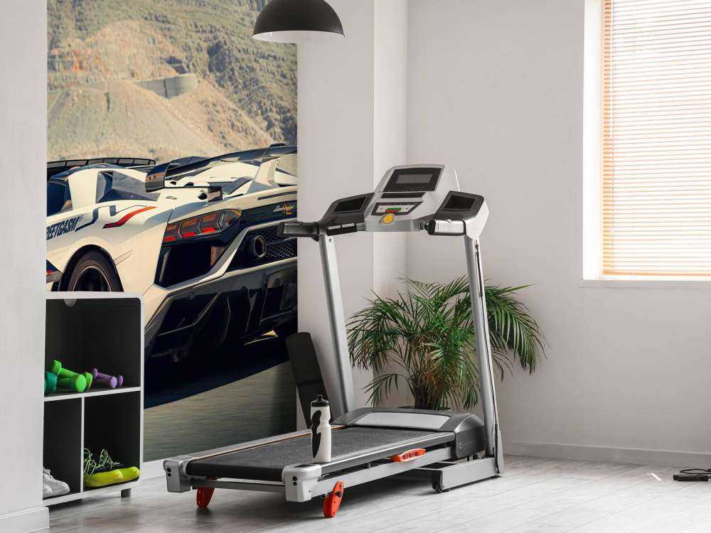 Superauto na górskiej przełęczy