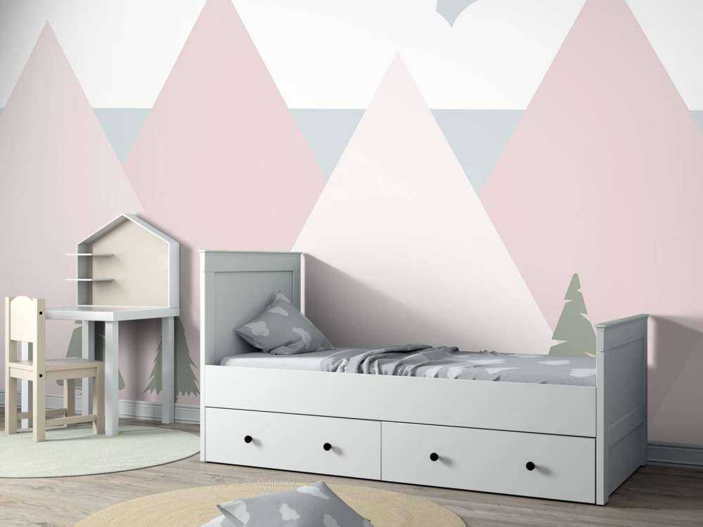 Różowe góry z sosnami