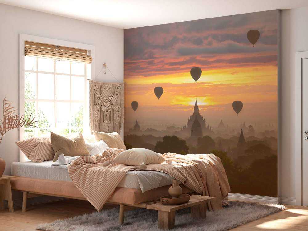 Bagan balloons flying over the ancient temples