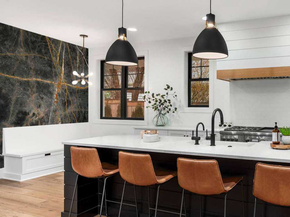 Ciemny marmur z odcieniami miedzi