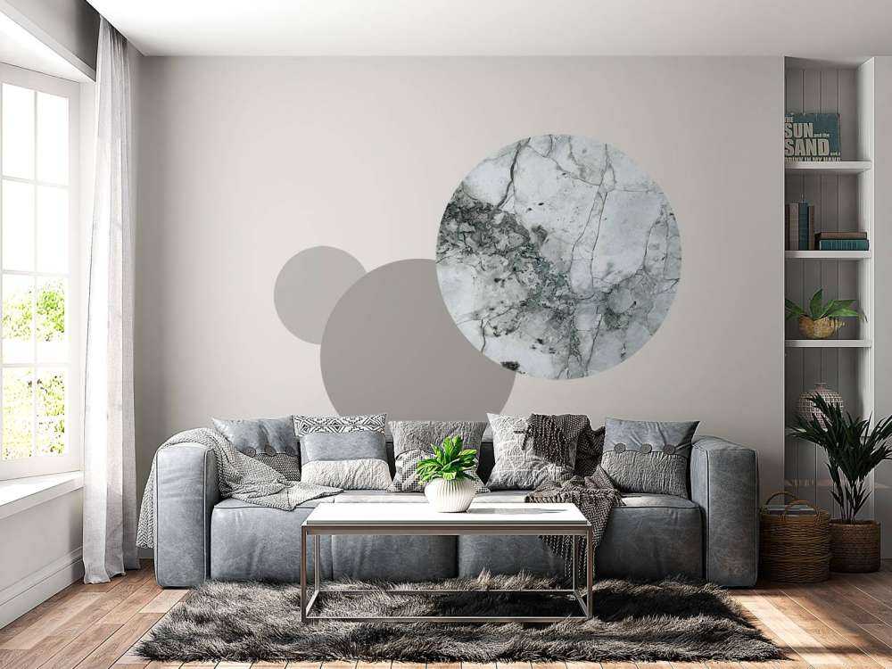 Lekki marmur o delikatnej strukturze