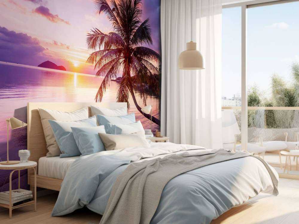 Palma przy zachodzie słońca