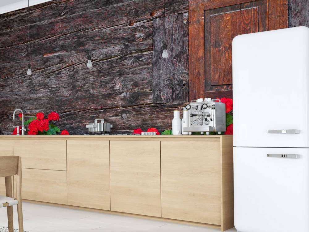 Stare drewno z kwiatami