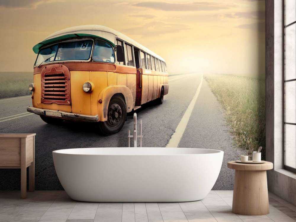 Autobus na bezludnej drodze