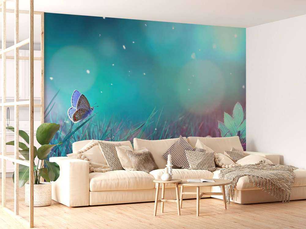 Motyl w porannej rosie