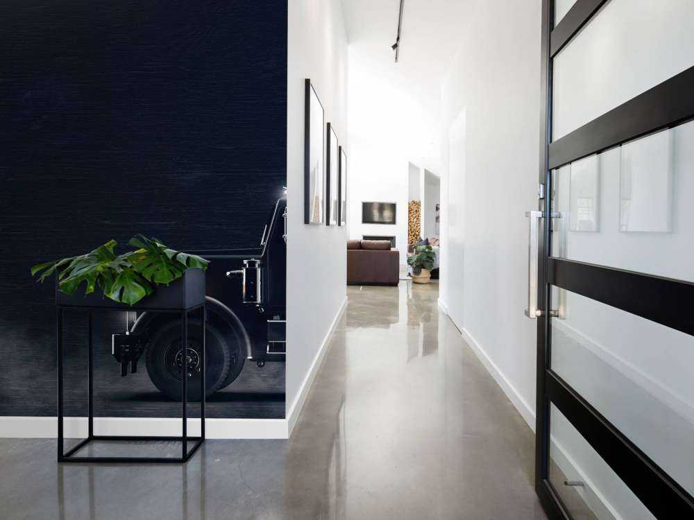 Czarno-biała ciężarówka