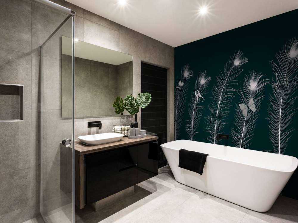 Motyle na pawich piórach