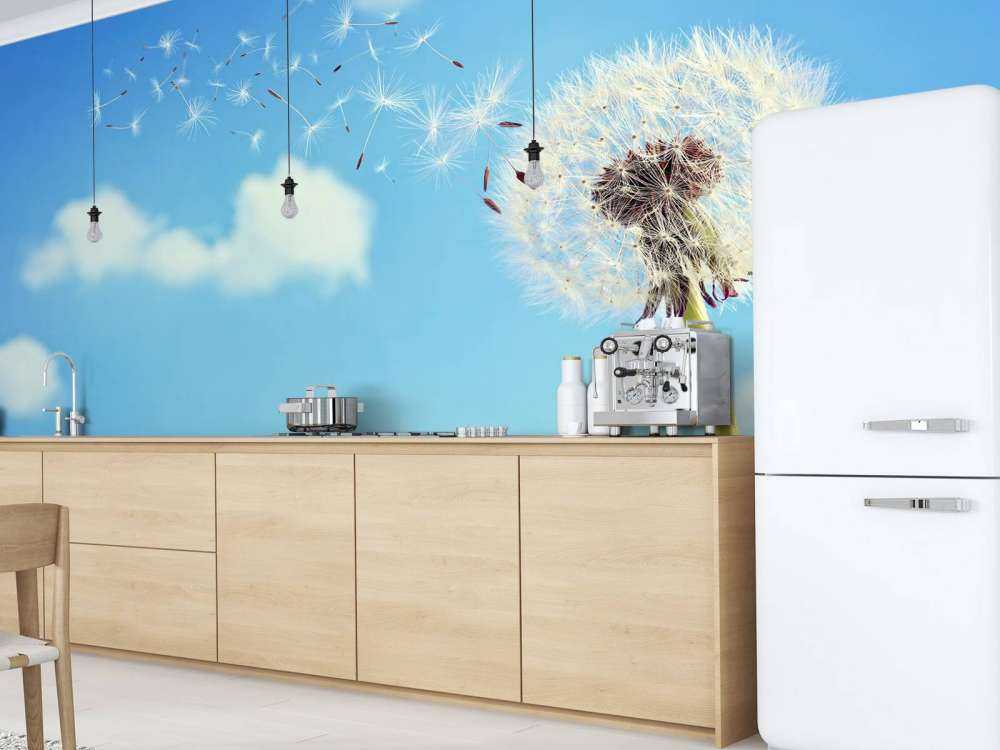 Latające nasiona mniszka lekarskiego