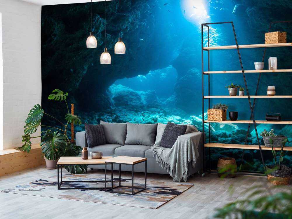 Ciemna jaskinia w oceanie