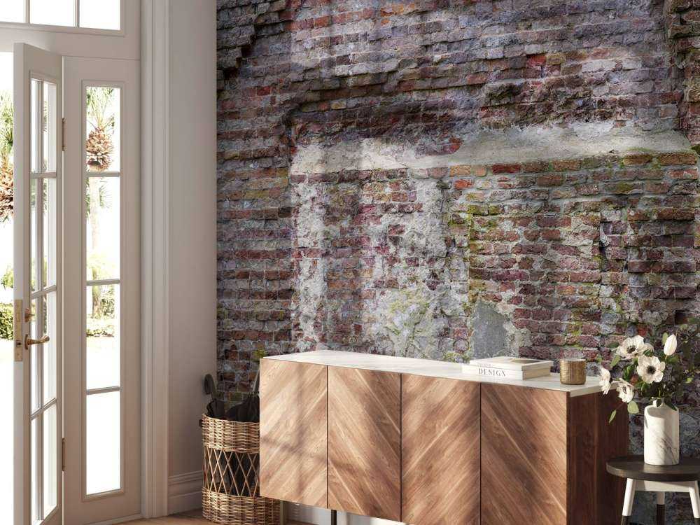 Stara, skruszona ściana