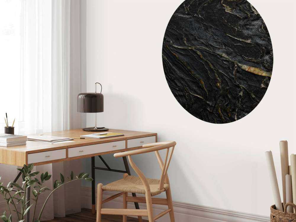 Marmur o chropowatej strukturze