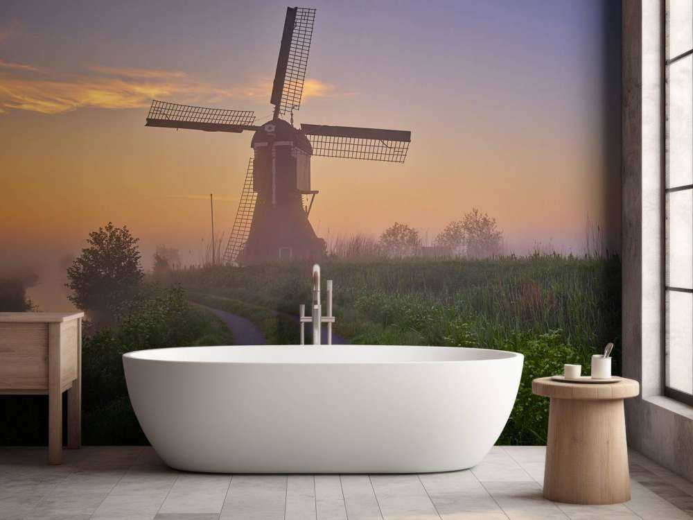 Młyn o wschodzie słońca