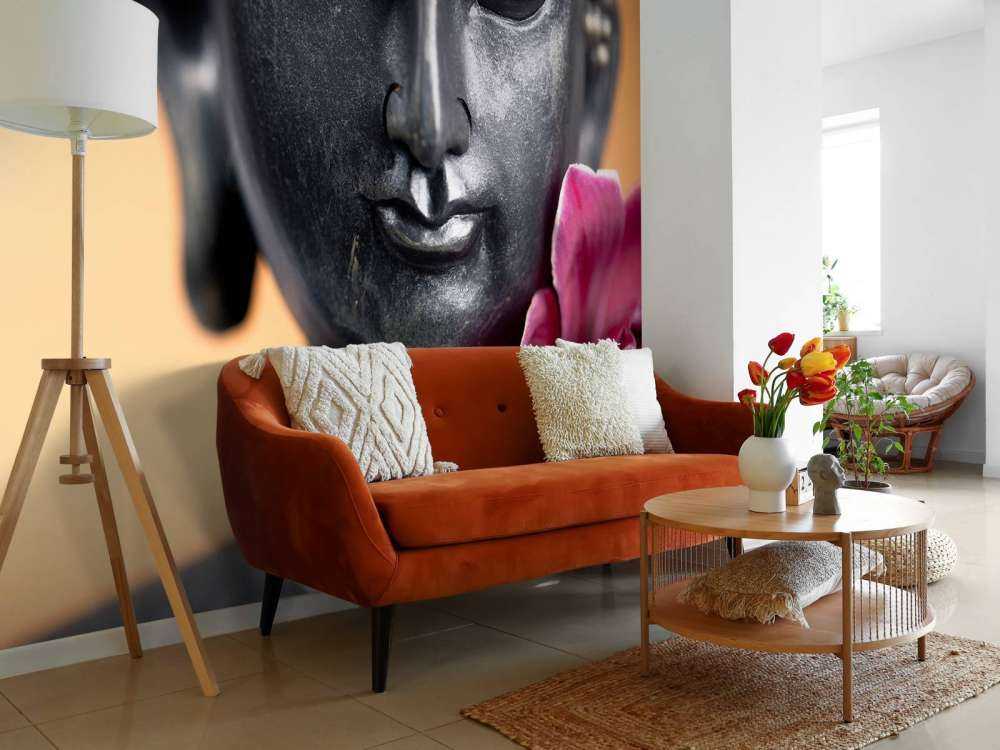 Budda i różowa orchidea