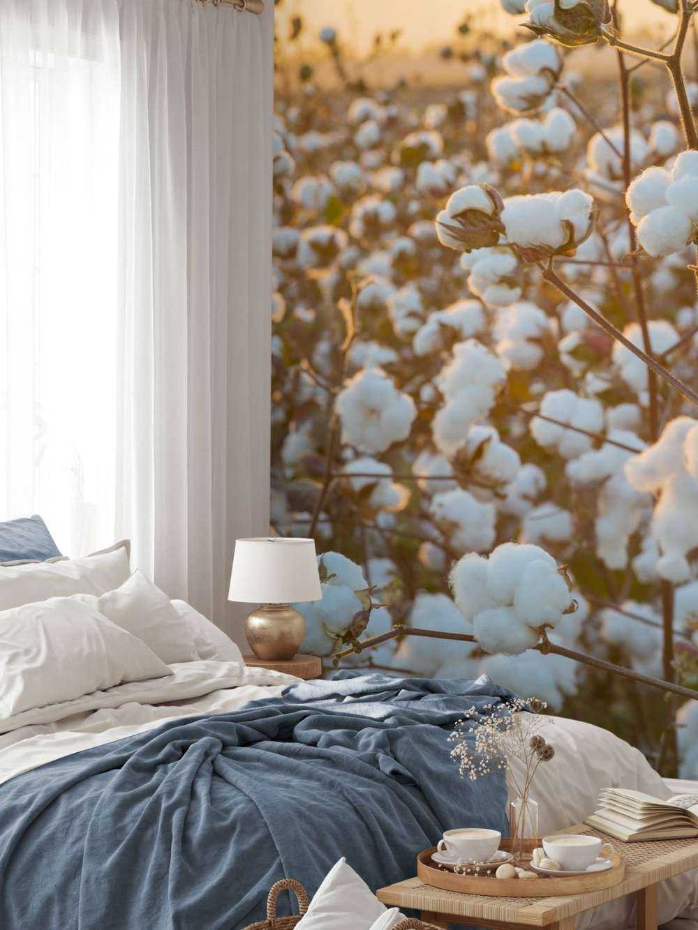 Bawełna Indyjska nad złotożółtym niebem