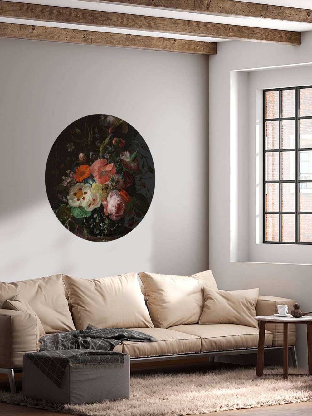 Martwa natura z kwiatami na marmurowym stole