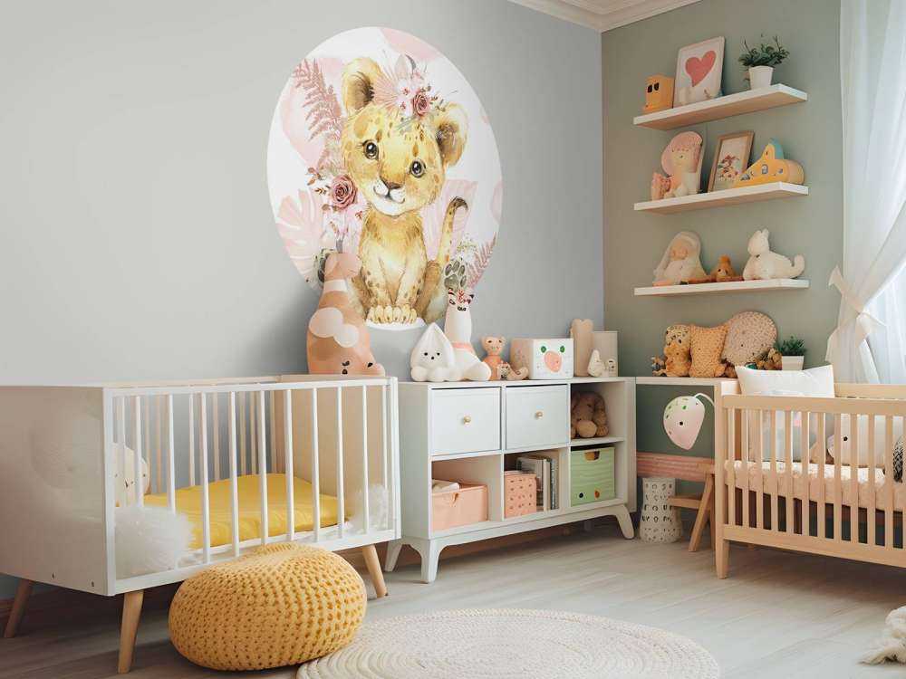 Dziecko różowej lwicy z dżungli