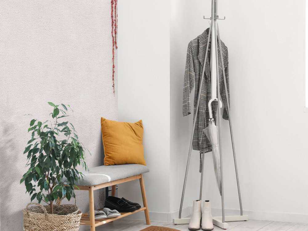 Banksy - Sling shot girl