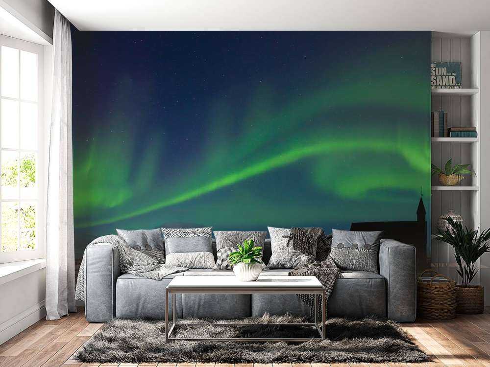 Zorze polarne nad kościołem