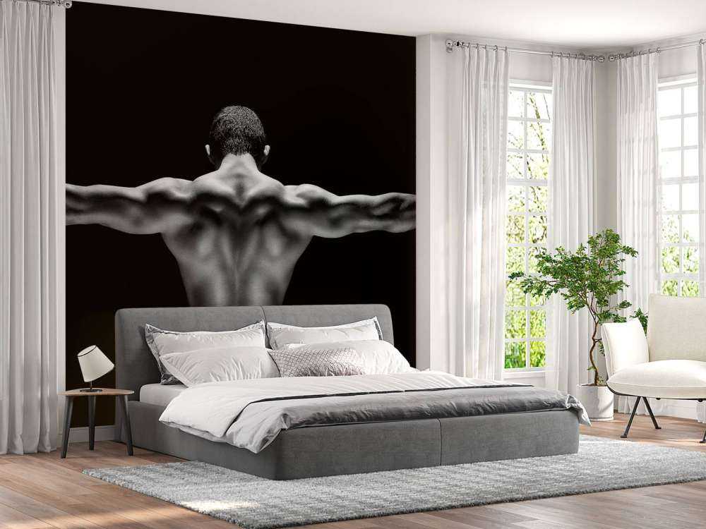 Człowiek z wyciągniętymi ramionami