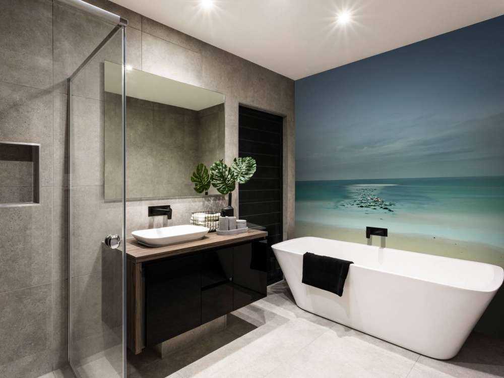 Spokojne morze z mewami