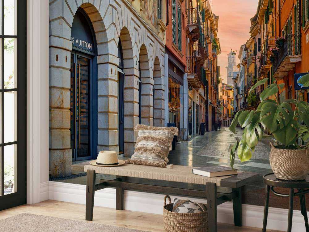 Ulica handlowa o wschodzie słońca