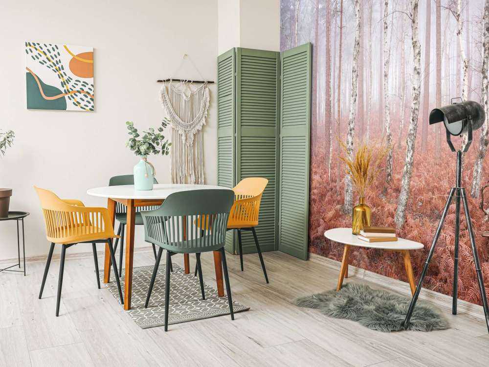 Opuszczony, mglisty las