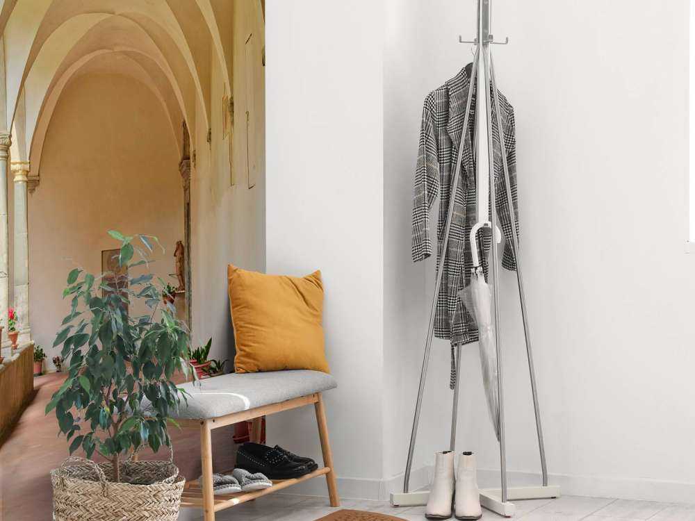 Dziedziniec z łukami i roślinami