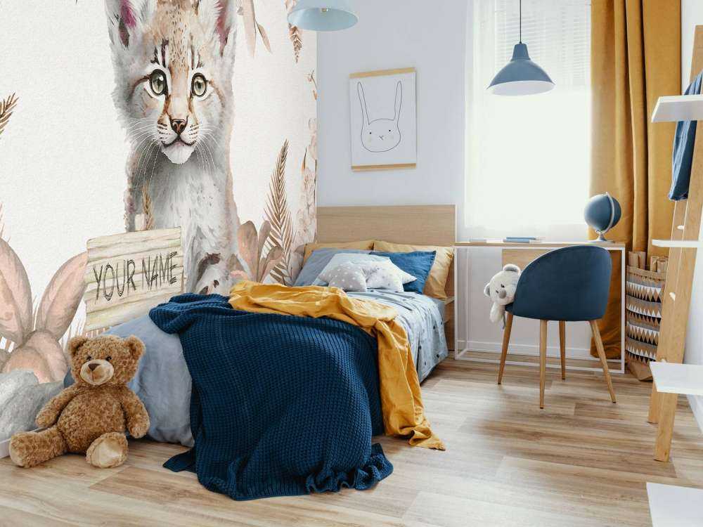 Młody ryś w dżungli taupe