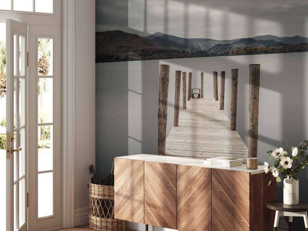 Nabrzeże na spokojnym jeziorze