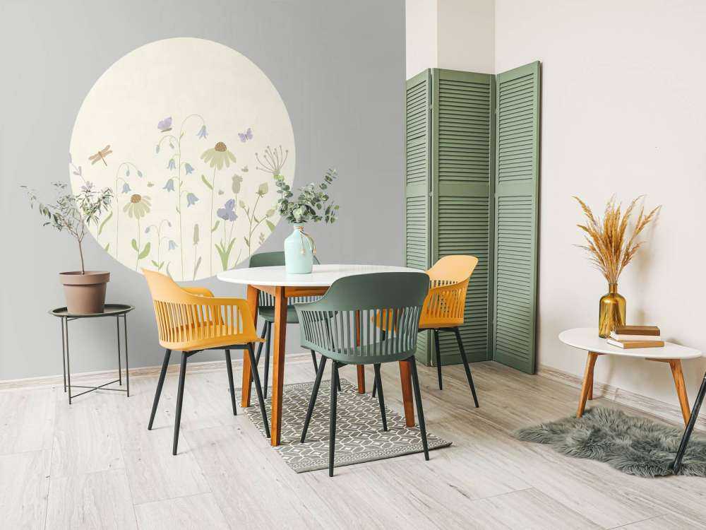 Wysokie pole kwiatowe z motylami beżowy, stary róż, zielony i liliowy